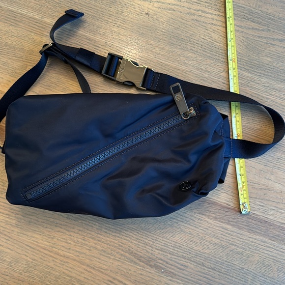 Lululemon Belt Bag - Picture 8 of 8